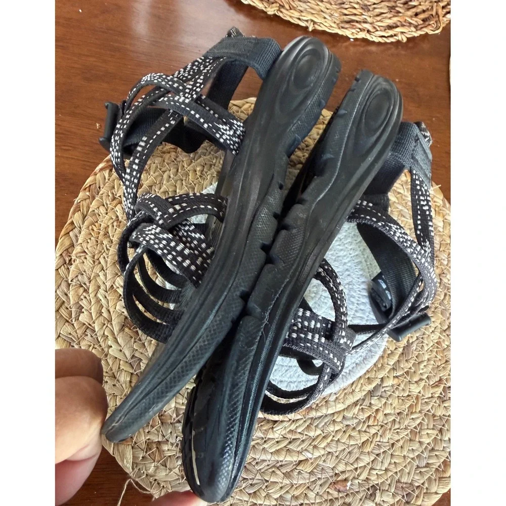 Chaco Womens Z volv X/2 Black White Strappy Athletic Toe Loop Sandals Size 8